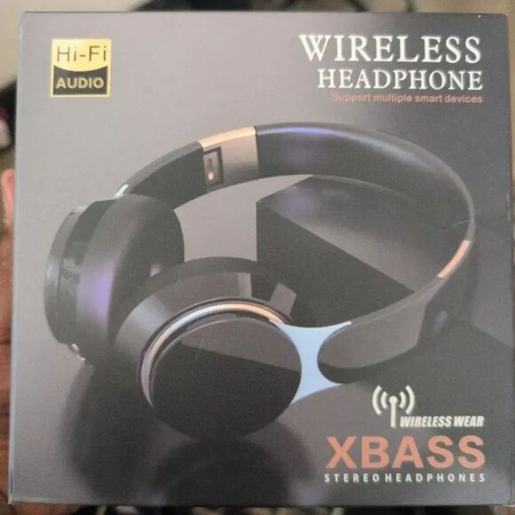 Wireless Over Ear Headphones TM - Picture 1 of 2